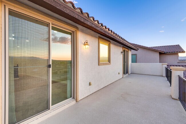 Building Photo - Welcome to your dream home located in the prestigious guard-gated community of Tuscany in Henderson!