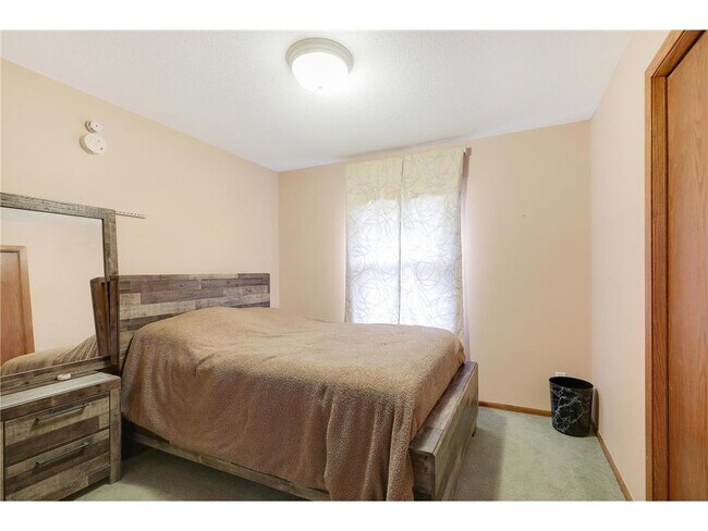 Building Photo - 11333 Welcome Ave N