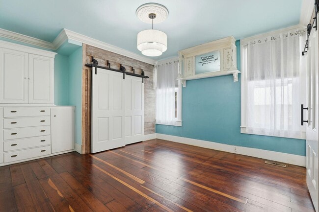 Building Photo - 482 South St