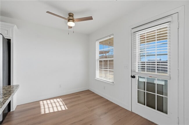 Building Photo - 551 Dogwood St