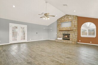 Building Photo - Upper Valley 3 Bedroom 2 Bath