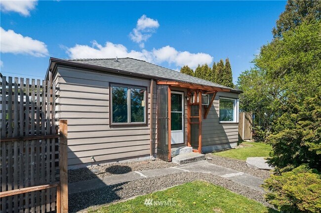Building Photo - 9227 18th Ave SW