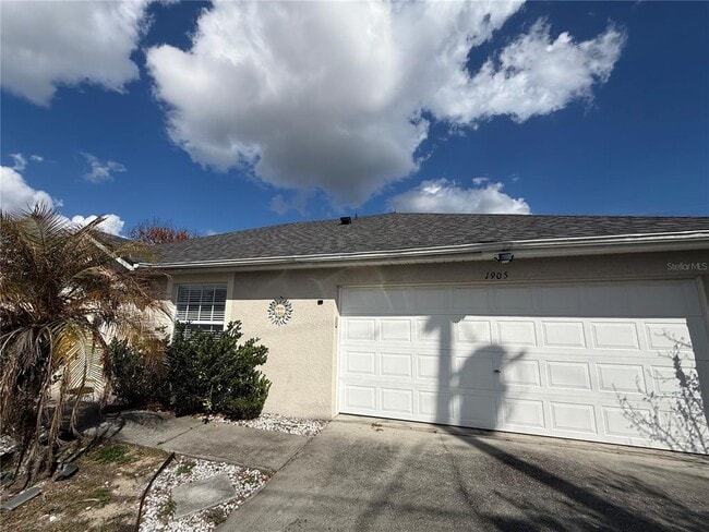 Building Photo - 1905 Myakka Ct