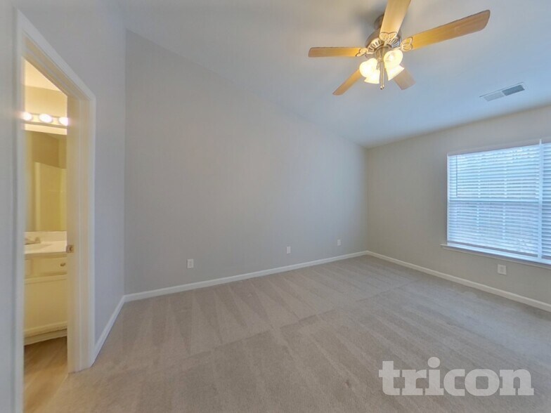 Building Photo - 175 Chesterbrook Ln