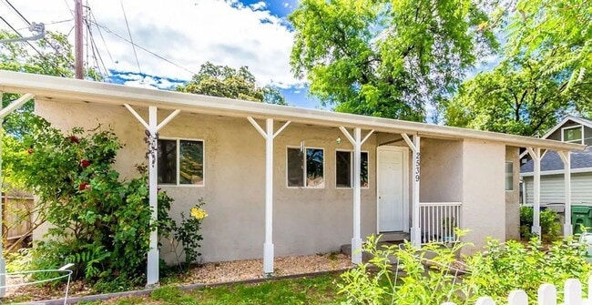 Primary Photo - 1 BED/1 BATH IN REDDING