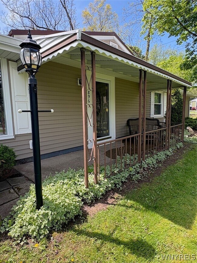 Building Photo - 896 Hillside Dr