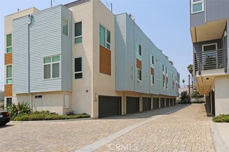 Building Photo - 5640 W Observation Ln