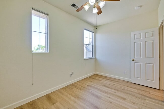 Building Photo - Spacious 4-Bedroom Home on Private Cul-De-Sac | No HOA | Custom Closets, New Floors & Lush Backya...