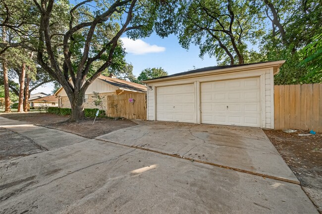 Building Photo - 9602 S Petersham Dr
