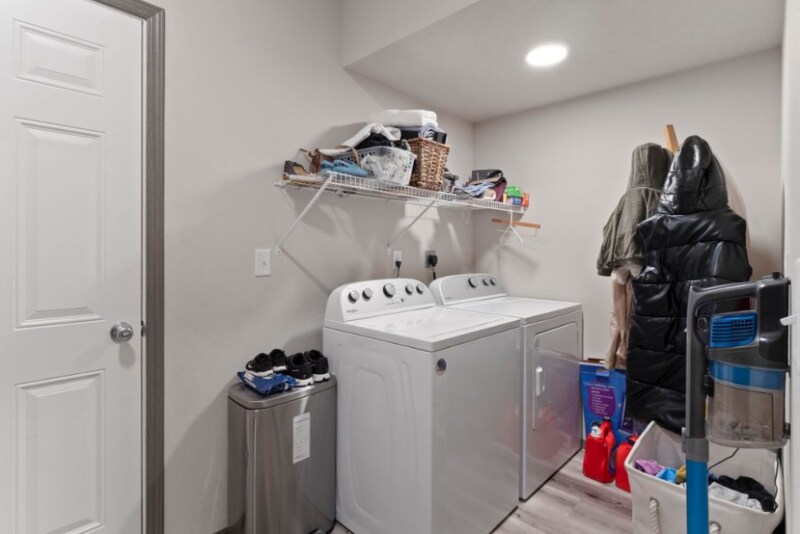 Building Photo - 14302 E 13th Ave