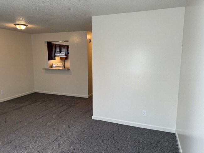 Building Photo - 9100 Parktop Ln NW