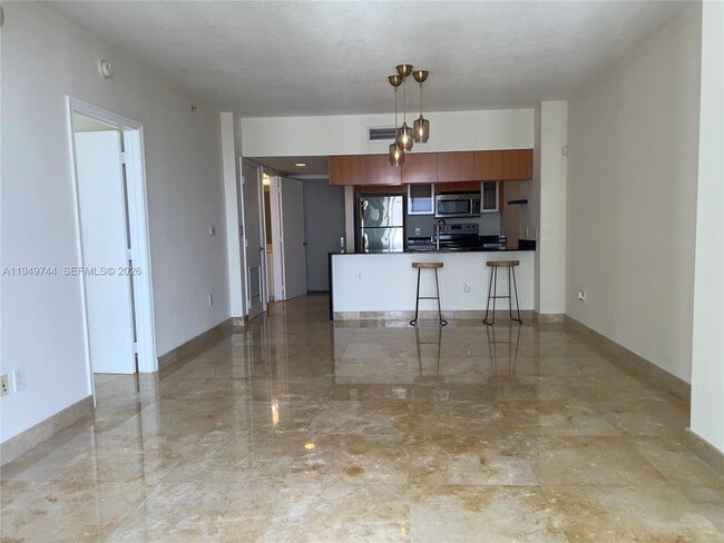 Building Photo - 1750 N Bayshore Dr