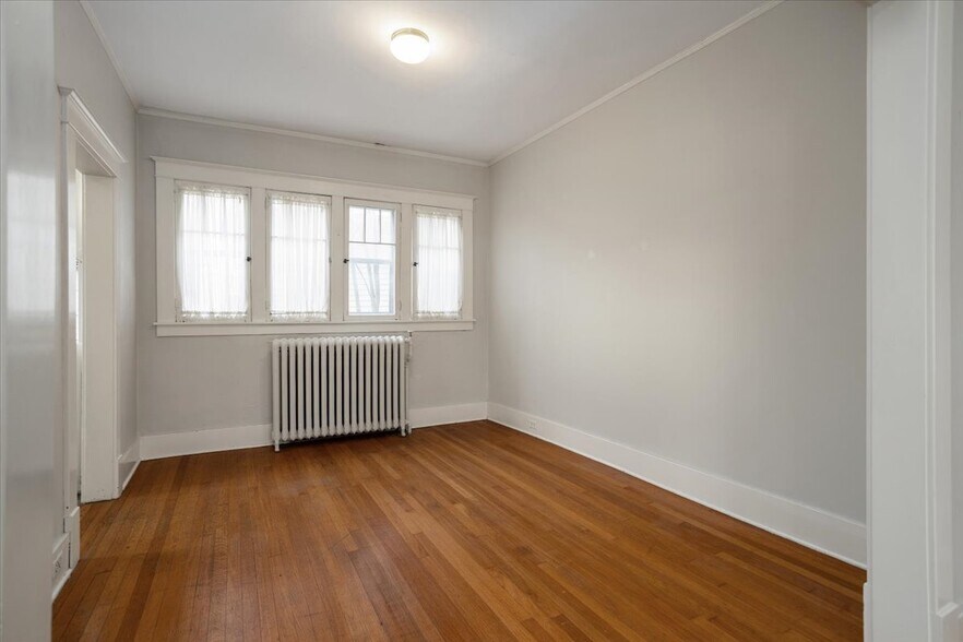 Building Photo - 246 Prospect Ave NE