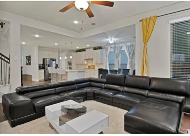 Building Photo - 2400 Triton Dr