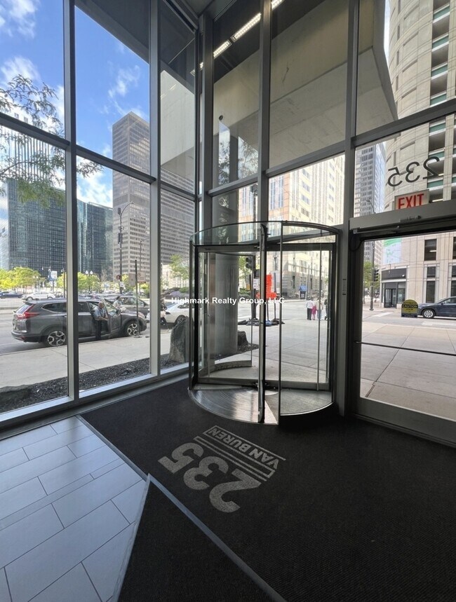 Building Photo - 235 W Van Buren St