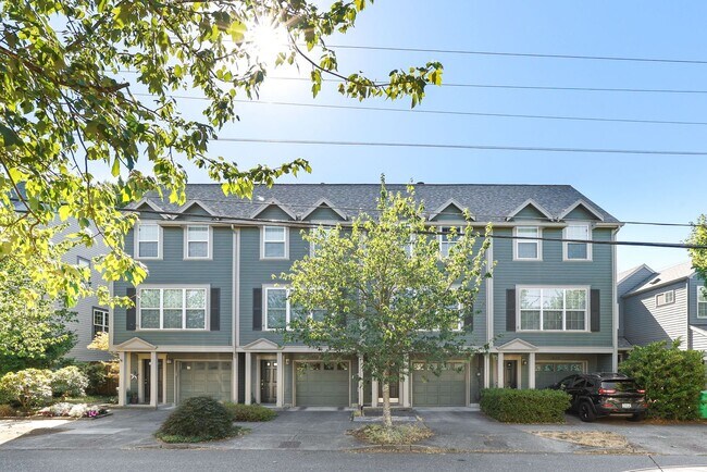 Building Photo - 6143 S Virginia Ave