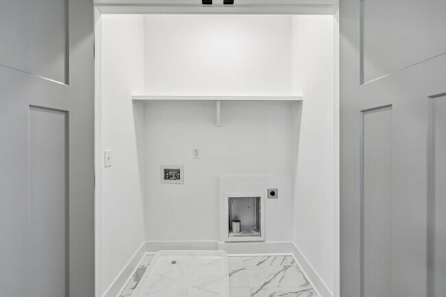 Building Photo - 2111 Chadwell Retreat Dr