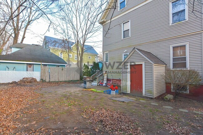 Building Photo - 27 Hayward St