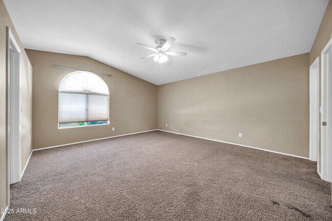 Building Photo - 5639 E Aire Libre Ave