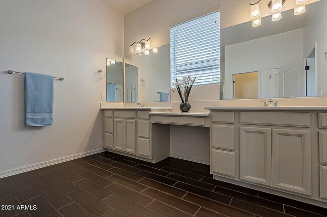 Building Photo - 22442 E Pecan Ln