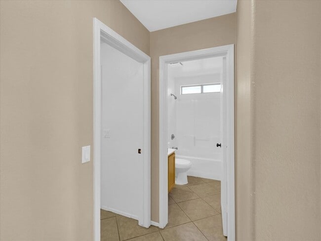 Building Photo - 13620 N 82nd Ln