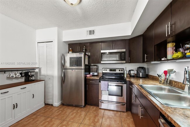 Building Photo - 3660 N 56th Ave