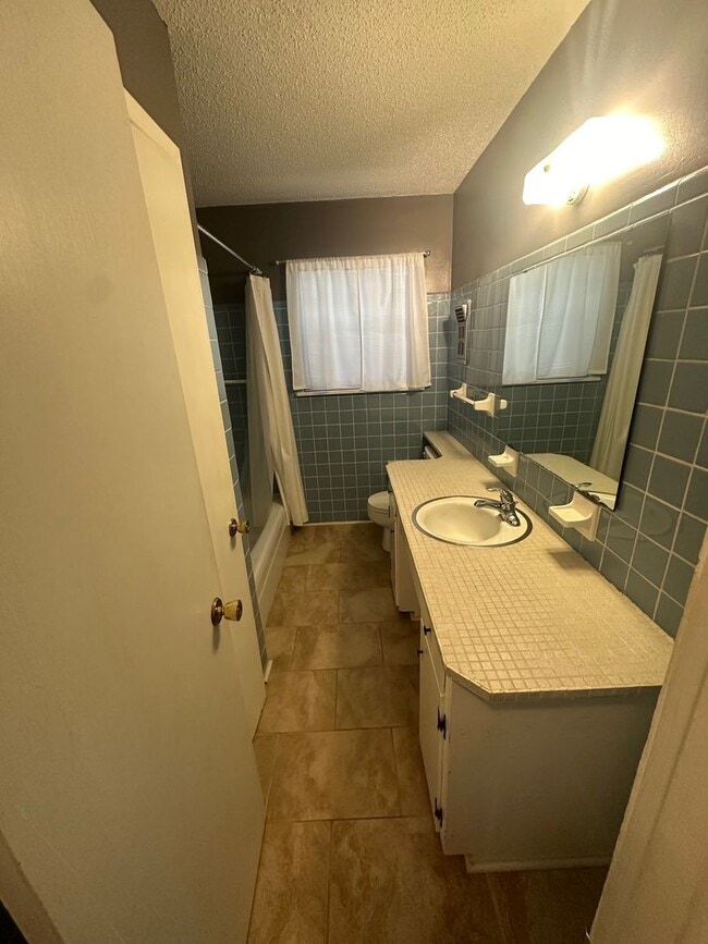 Building Photo - 2806 Hurricane Lake Rd