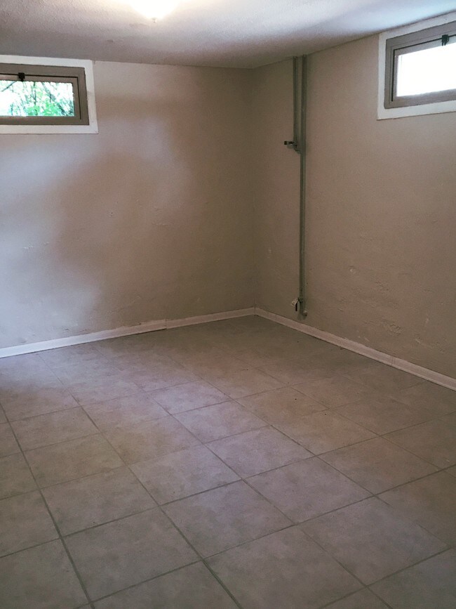 Building Photo - 1525 Cleveland Ave