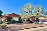 Building Photo - 1813 W Mandalay Ln