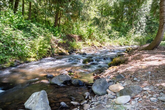 Building Photo - Rare Home on Creek Front Property!