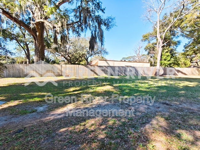 Building Photo - 11620 Charlie Rd