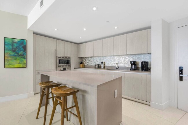 Building Photo - 4111 S Ocean Dr