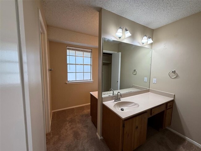Building Photo - 11603 Tanglebriar Trail