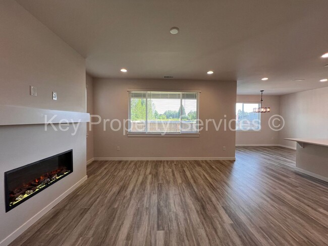 Building Photo - Gorgeous Modern Traditional Home in Brush ...