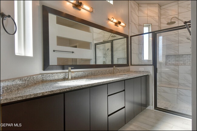 Building Photo - 12333 Desert Wolf Ave
