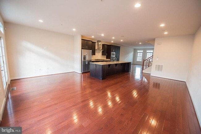 Building Photo - 7444 Burnside Way