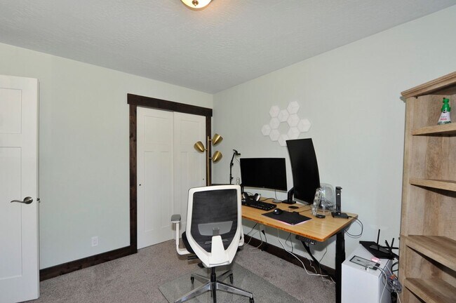 Building Photo - Canfield Mountain 3 bed 2.5 bath with loft...