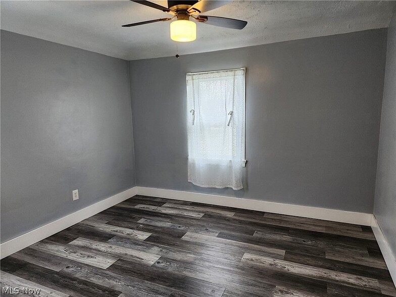 Building Photo - 5435 Beechwood Ave