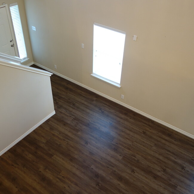 Building Photo - 3 BEDROOM / 2 BATH HOME IN KYLIE - BROOKSI...