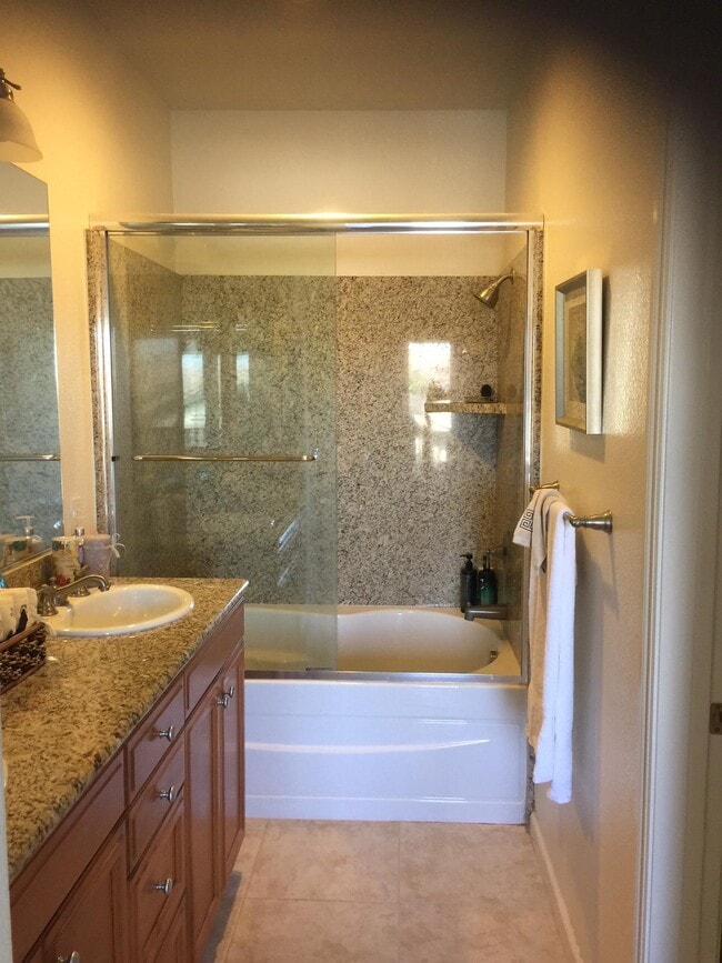 Building Photo - 467 Pariso Terrace