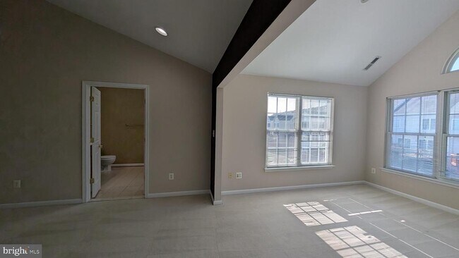Building Photo - 42681 Rolling Rock Square