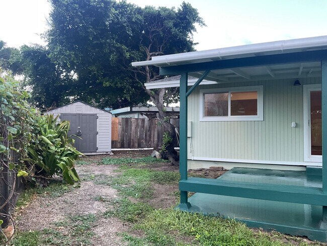 Building Photo - Beautiful, Bright & Airy Beach House--3Bed...