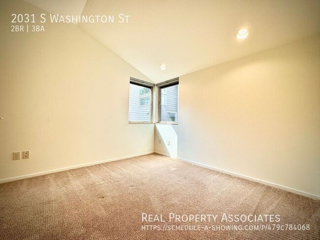 Building Photo - 2031 S Washington St