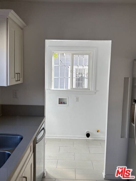 Building Photo - 2736 Cloverdale Ave