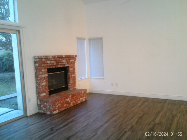 Building Photo - AWAY FROM THE HUSTLE AND BUSTLE !!! MOVE IN SPECIAL! $3047.50 MOVES YOU IN!