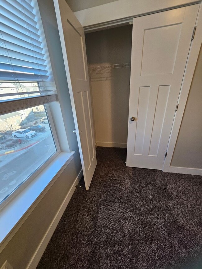 Building Photo - Gillespie