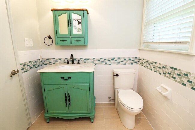 Building Photo - 14202 Ella Lee Ln