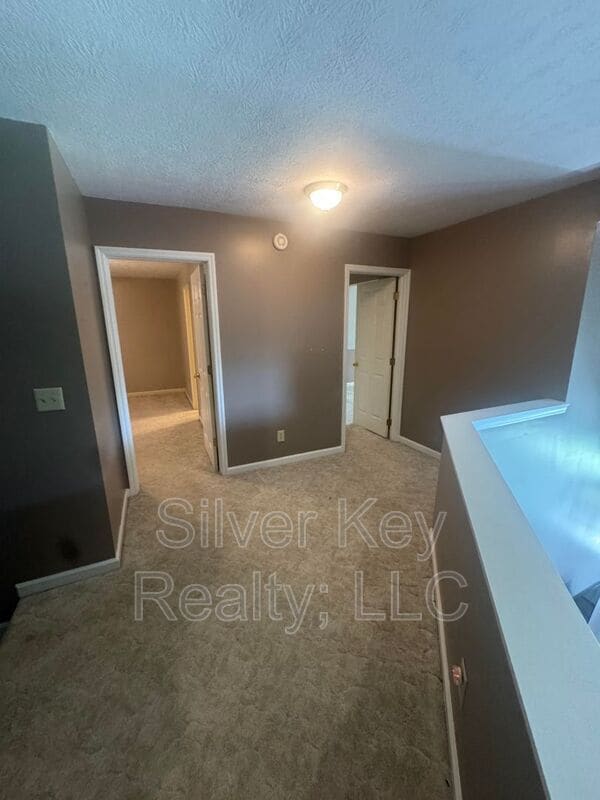 Building Photo - 136 S Matlock Ave