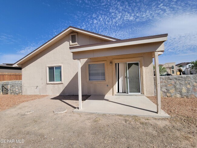 Building Photo - 14044 Peter Noyes Dr