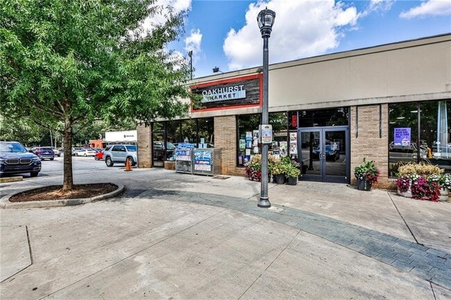 Building Photo - 732 S Candler St